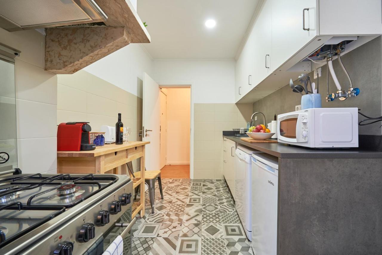 Belem Light Filled Apt With Patio, By Timecooler Lisbon Exterior photo