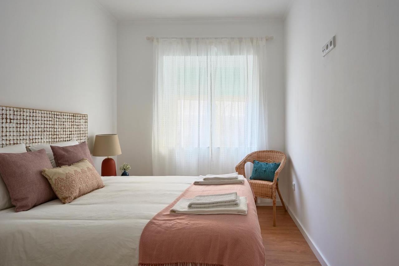 Belem Light Filled Apt With Patio, By Timecooler Lisbon Exterior photo